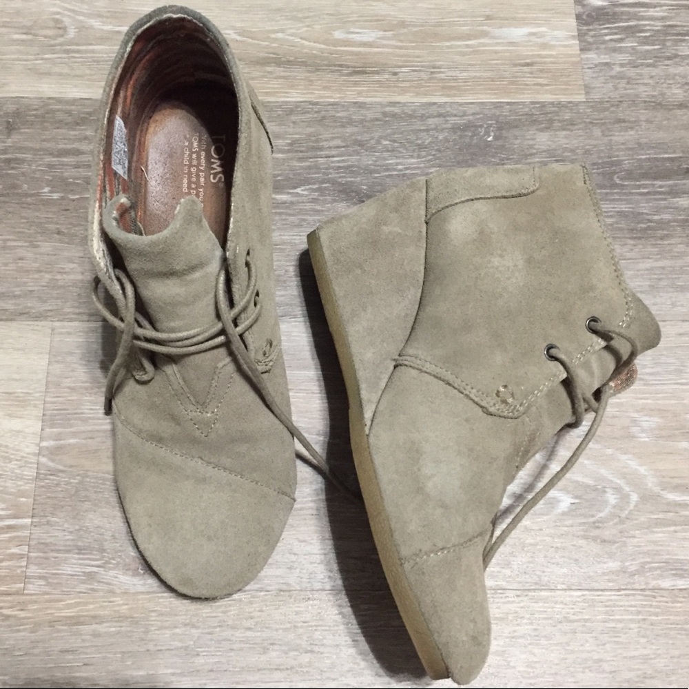 Toms Women's Lace-Up Ankle Booties in Beige Suede